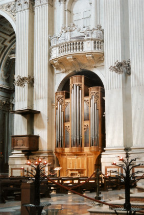 The organ of the Cattedral di S.Pietro, Bologna